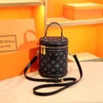Handheld Bucket Bag - Image 3