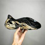 Yeezy Foam Runner Clogs - Image 4